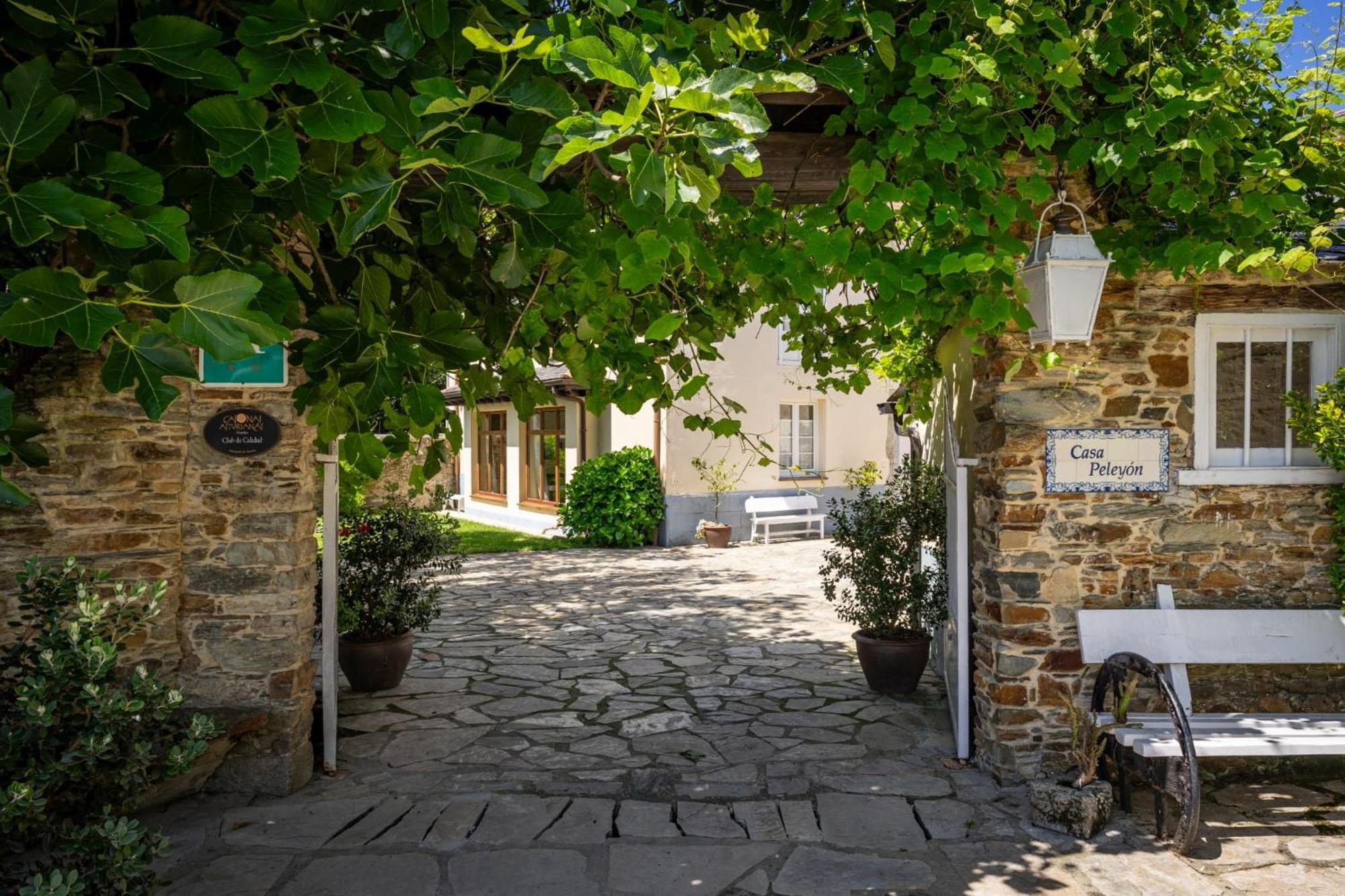 Bed and Breakfast Casa Peleyon Кастрополь Екстер'єр фото